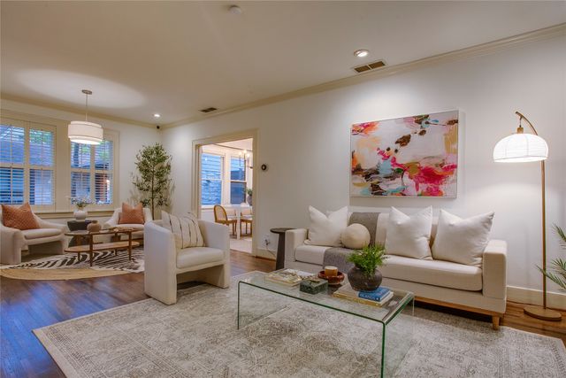 1126 N Windomere Avenue, Dallas, TX 75208