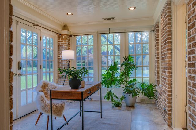 1126 N Windomere Avenue, Dallas, TX 75208