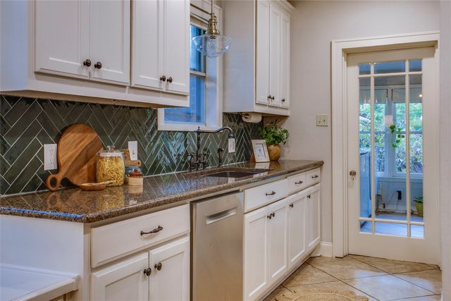 1126 N Windomere Avenue, Dallas, TX 75208