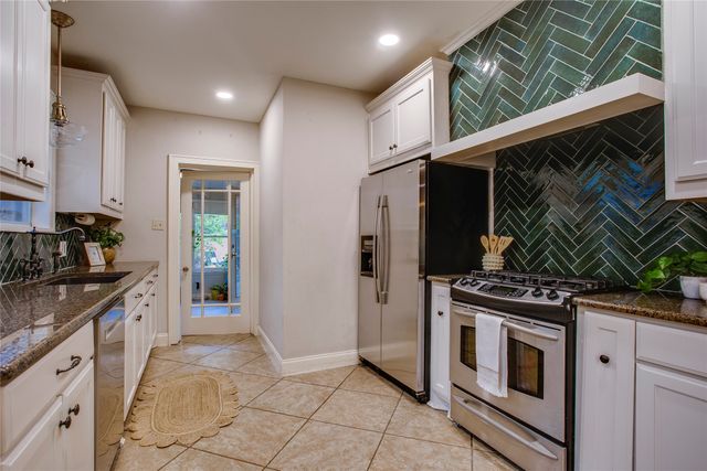 1126 N Windomere Avenue, Dallas, TX 75208