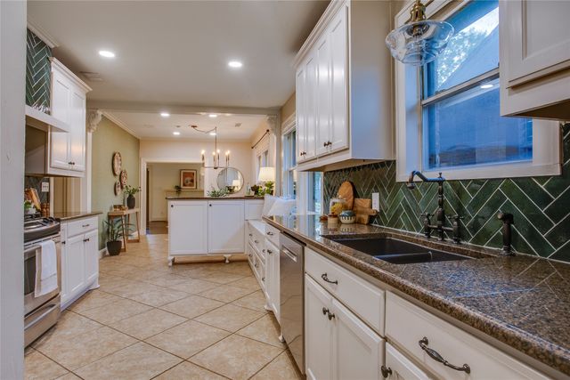 1126 N Windomere Avenue, Dallas, TX 75208