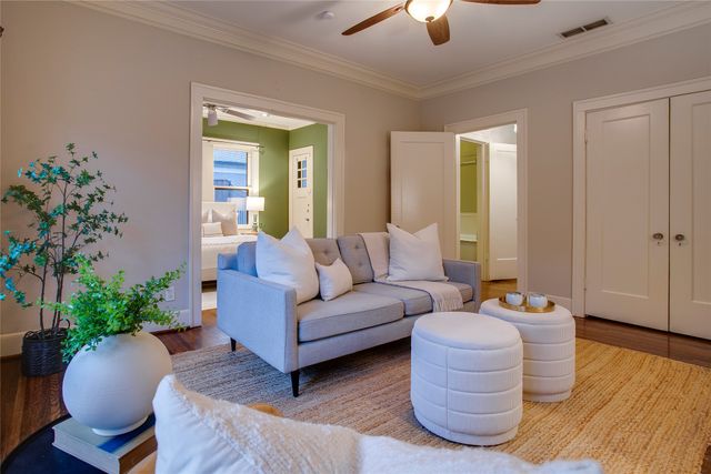 1126 N Windomere Avenue, Dallas, TX 75208