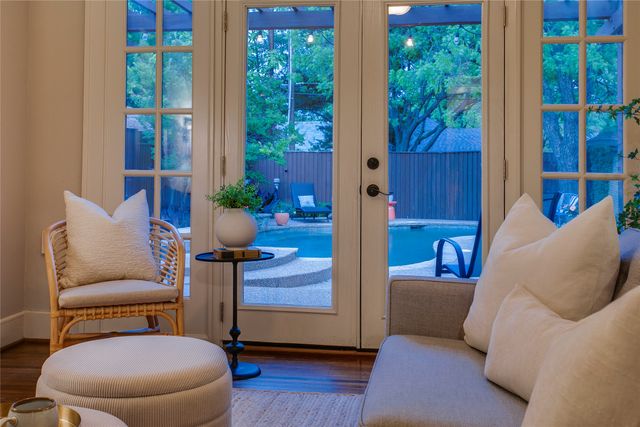 1126 N Windomere Avenue, Dallas, TX 75208