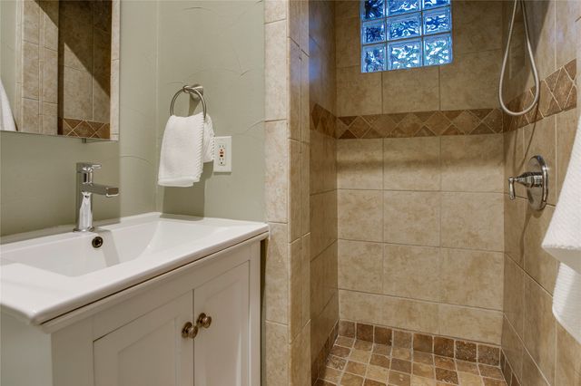 1126 N Windomere Avenue, Dallas, TX 75208