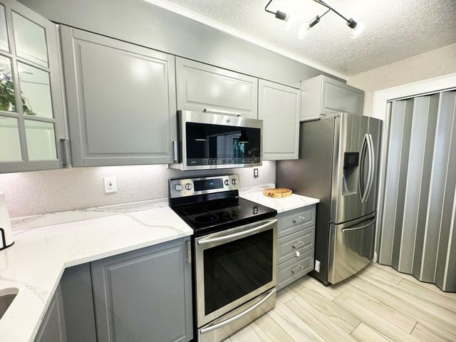 321 Sandtree Drive, Palm Beach Gardens, FL 33403