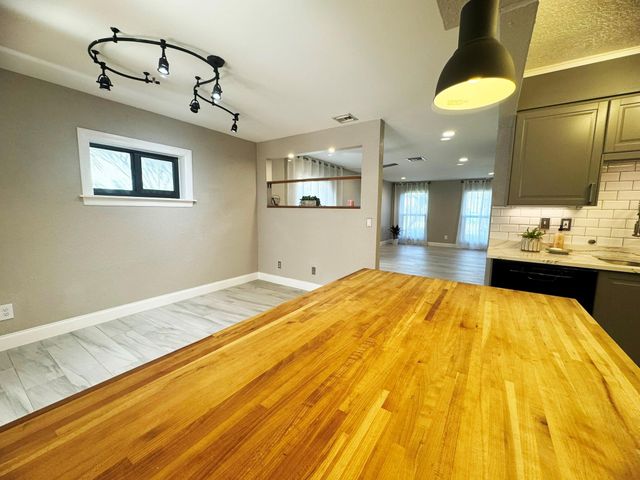 321 Sandtree Drive, Palm Beach Gardens, FL 33403