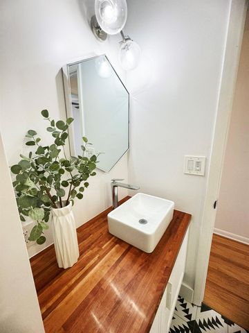 321 Sandtree Drive, Palm Beach Gardens, FL 33403