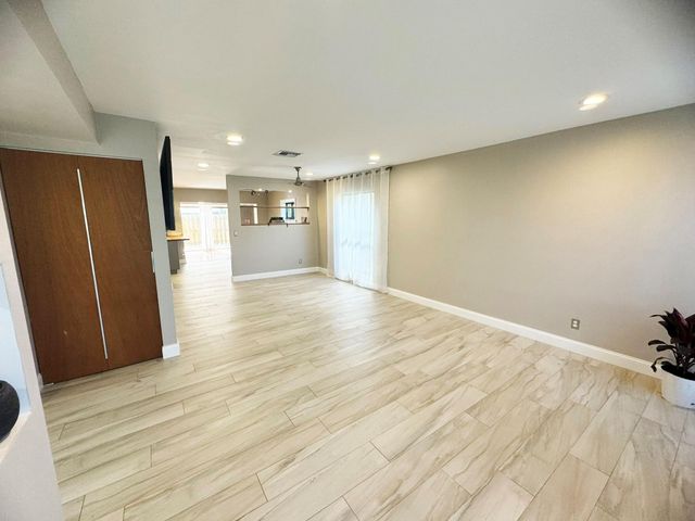 321 Sandtree Drive, Palm Beach Gardens, FL 33403