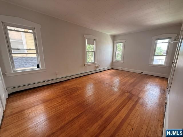 36 Demott 2, Clifton, NJ 07011