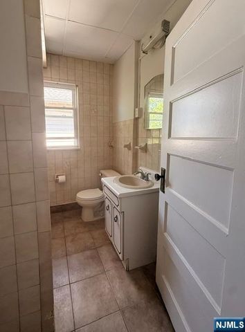 36 Demott 2, Clifton, NJ 07011