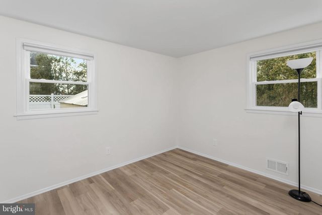 295 LANDER DR, Trenton, NJ 08619