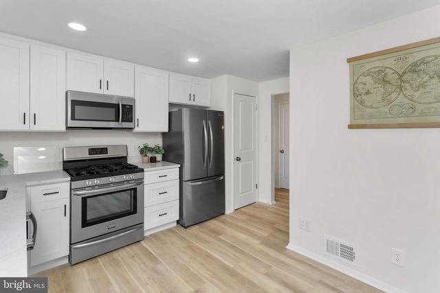 295 LANDER DR, Trenton, NJ 08619