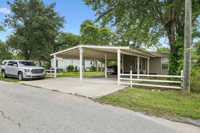 613 Sycamore Ln, La Vergne, TN 37086