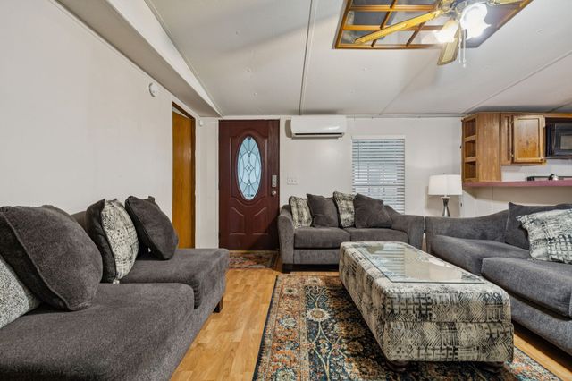 613 Sycamore Ln, La Vergne, TN 37086