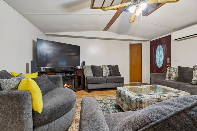 613 Sycamore Ln, La Vergne, TN 37086