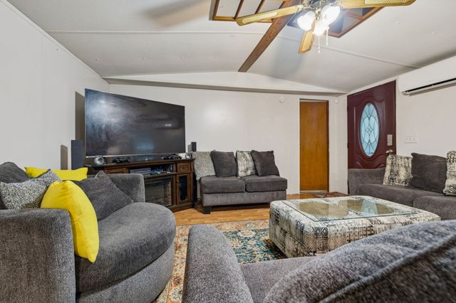 613 Sycamore Ln, La Vergne, TN 37086