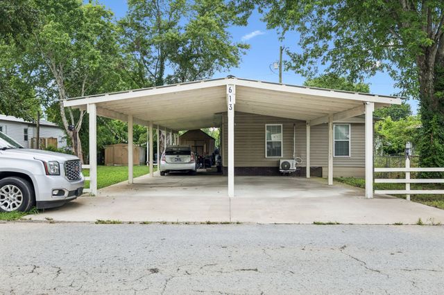 613 Sycamore Ln, La Vergne, TN 37086