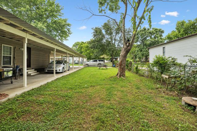 613 Sycamore Ln, La Vergne, TN 37086