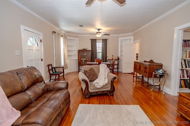 709 NE 2nd, Antlers, OK 74523