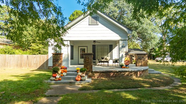 709 NE 2nd, Antlers, OK 74523