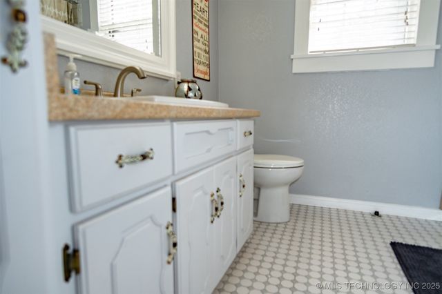 709 NE 2nd, Antlers, OK 74523