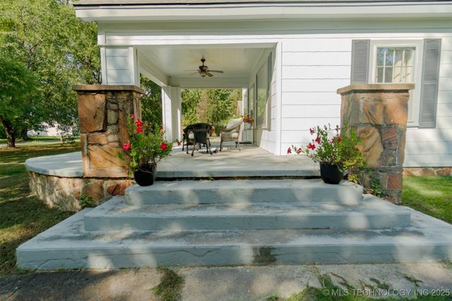 709 NE 2nd, Antlers, OK 74523