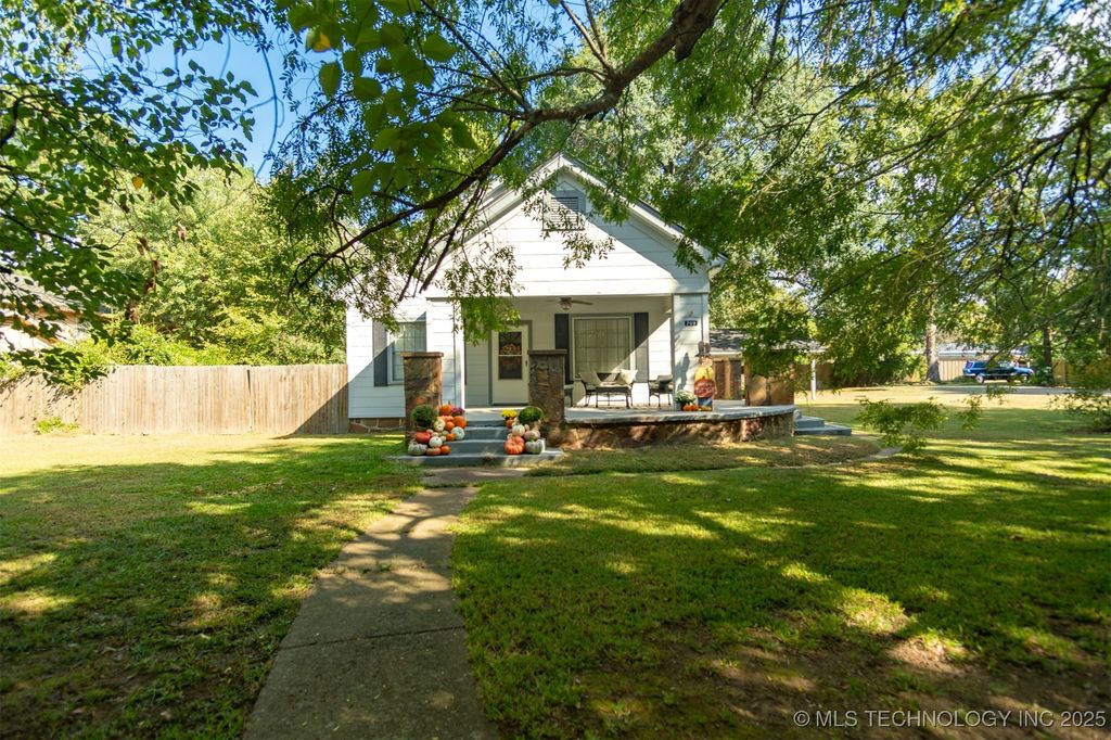 709 NE 2nd, Antlers, OK 74523