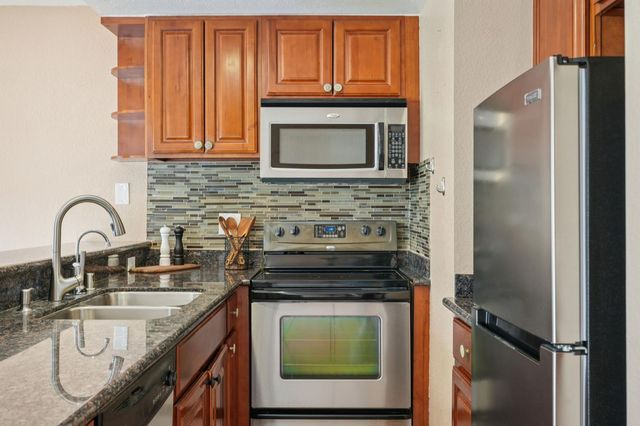 1353 Hood Rd, Sacramento, CA 95825