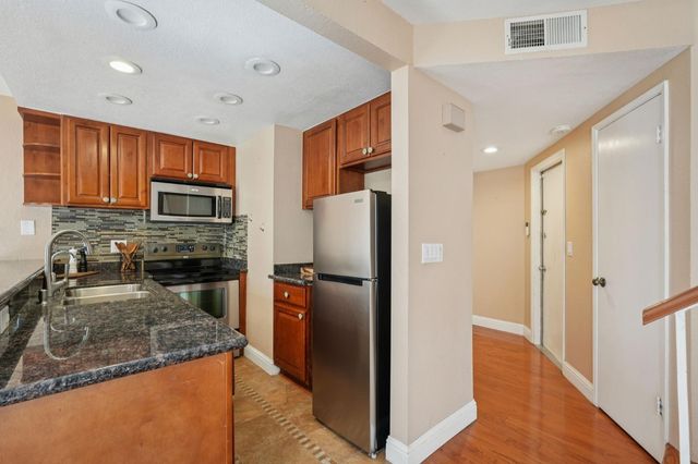 1353 Hood Rd, Sacramento, CA 95825