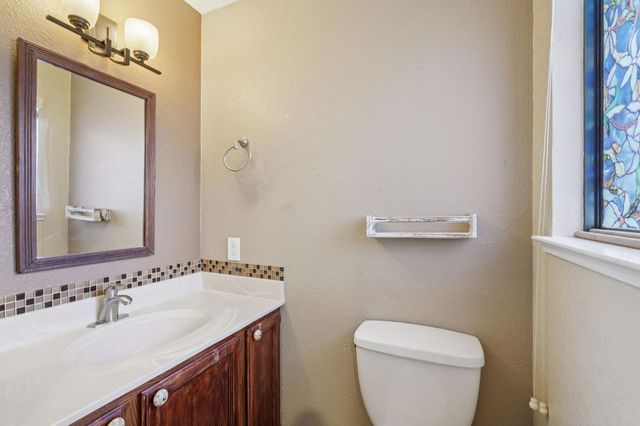 1353 Hood Rd, Sacramento, CA 95825