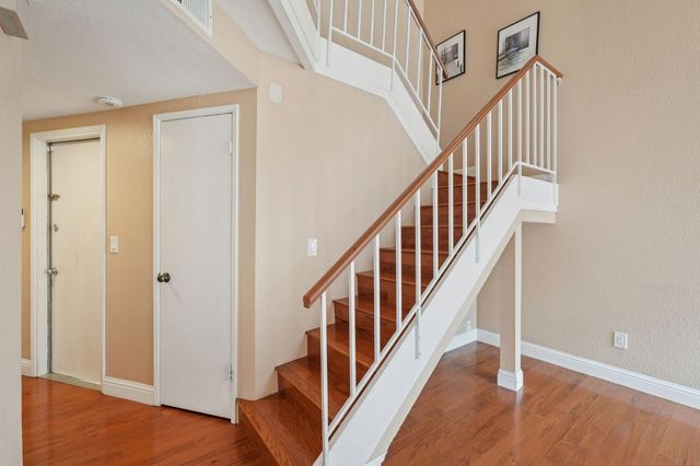 1353 Hood Rd, Sacramento, CA 95825