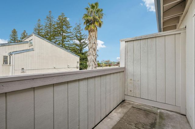 1353 Hood Rd, Sacramento, CA 95825