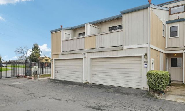 1353 Hood Rd, Sacramento, CA 95825