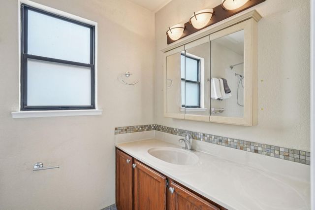 1353 Hood Rd, Sacramento, CA 95825