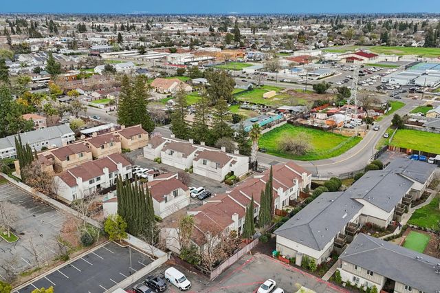 1353 Hood Rd, Sacramento, CA 95825