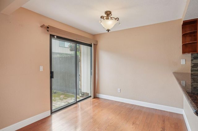 1353 Hood Rd, Sacramento, CA 95825