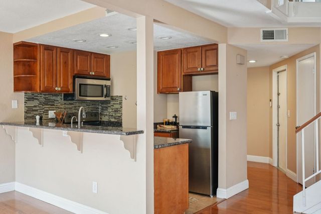 1353 Hood Rd, Sacramento, CA 95825