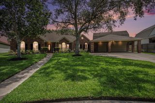 400 Scarlet Sage Drive, League City, TX 77573