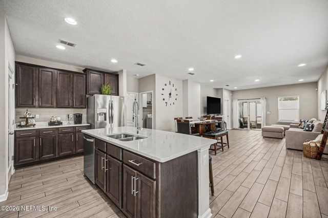 8292 CAPE FOX Drive, Jacksonville, FL 32222