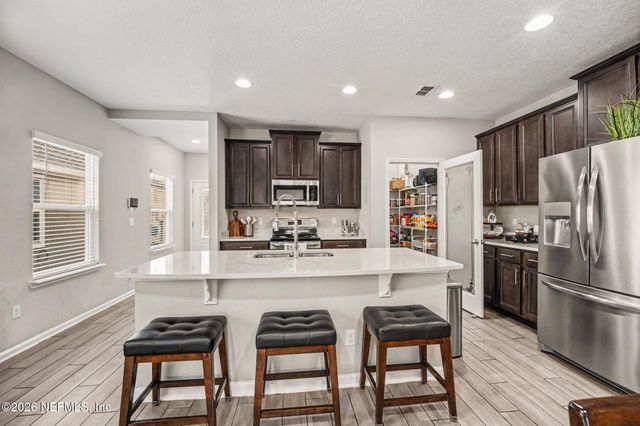 8292 CAPE FOX Drive, Jacksonville, FL 32222