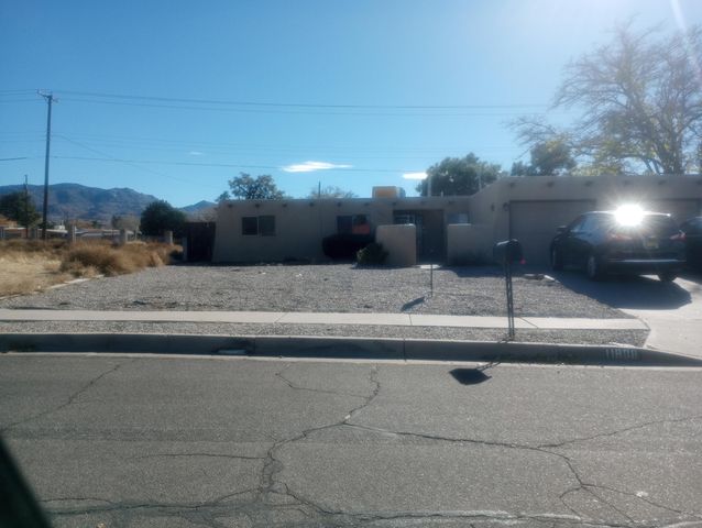 11808 Lexington Avenue NE, Albuquerque, NM 87112