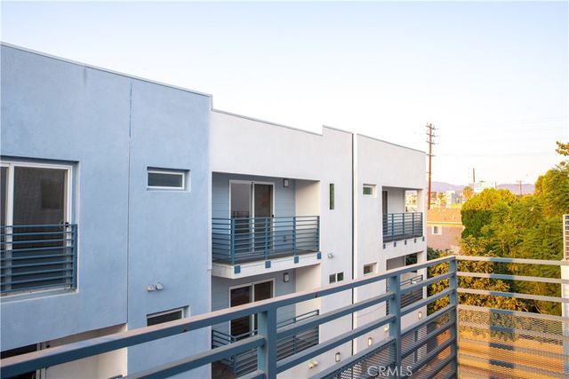 14616 Vanowen, Van Nuys, CA 91405