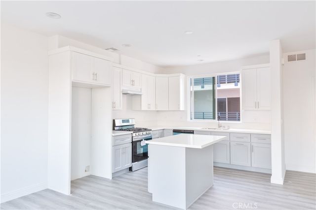 14616 Vanowen, Van Nuys, CA 91405