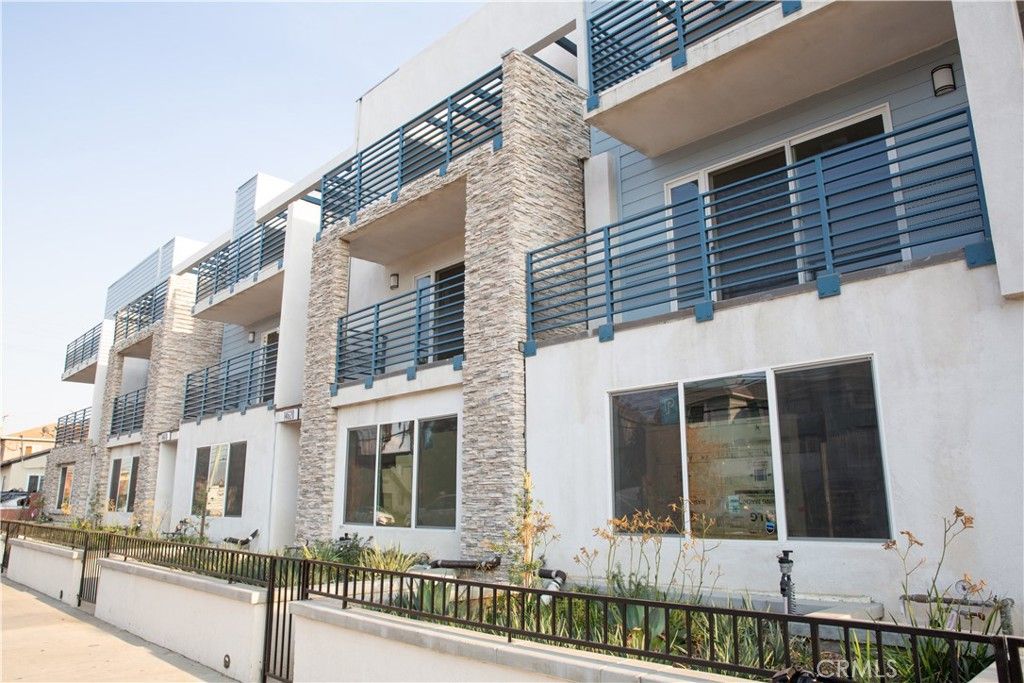 14616 Vanowen, Van Nuys, CA 91405