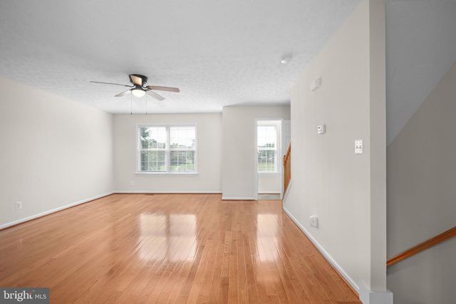 506 KENSINGTON DR, Fredericksburg, VA 22405