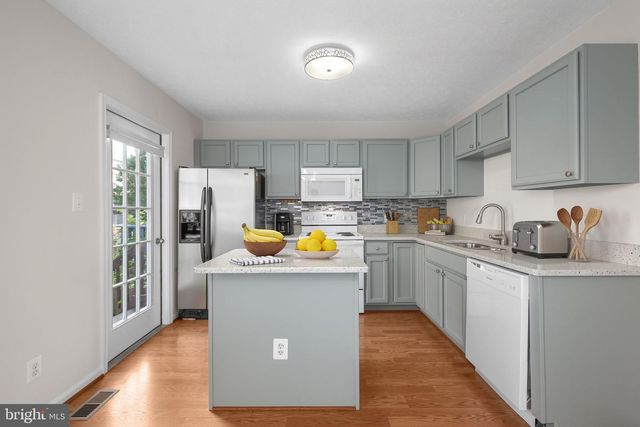 506 KENSINGTON DR, Fredericksburg, VA 22405