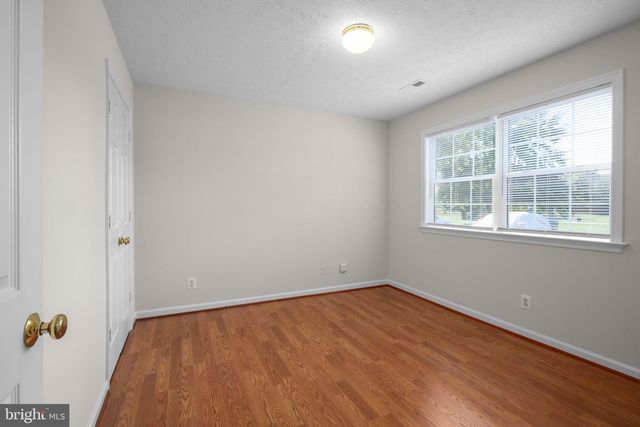 506 KENSINGTON DR, Fredericksburg, VA 22405