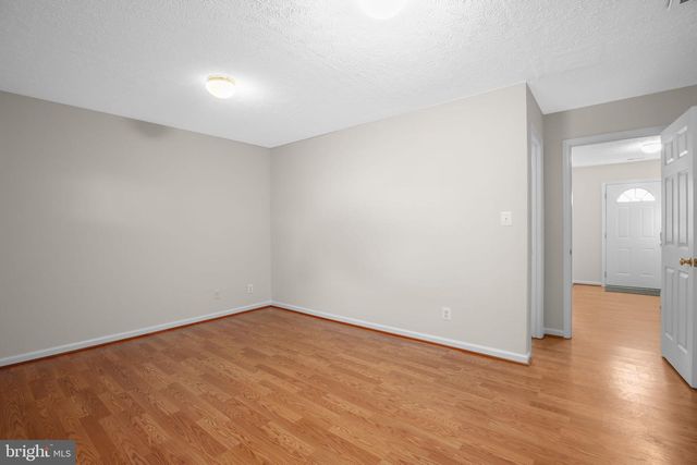 506 KENSINGTON DR, Fredericksburg, VA 22405