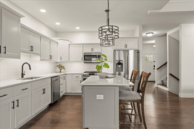 1616 Kassen Avenue, Mahomet, IL 61853