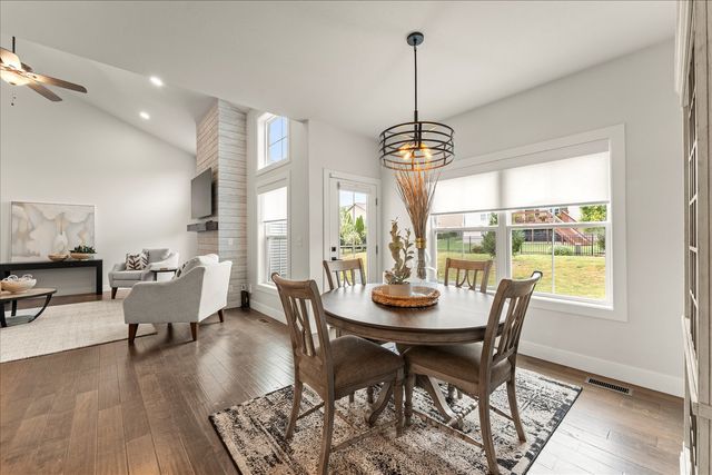 1616 Kassen Avenue, Mahomet, IL 61853